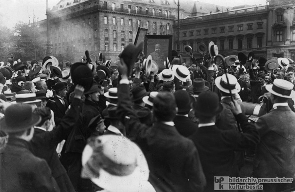 Begeisterung und Sympathie für Österreich auf den Strassen Berlins (1. August 1914)